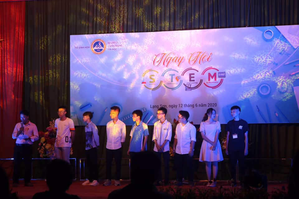 2__Ngoai_khoa_Ngay_hoi_Stem_-_Sinh_Hoa__Vat_li_Tin_CN_da8d22dee0