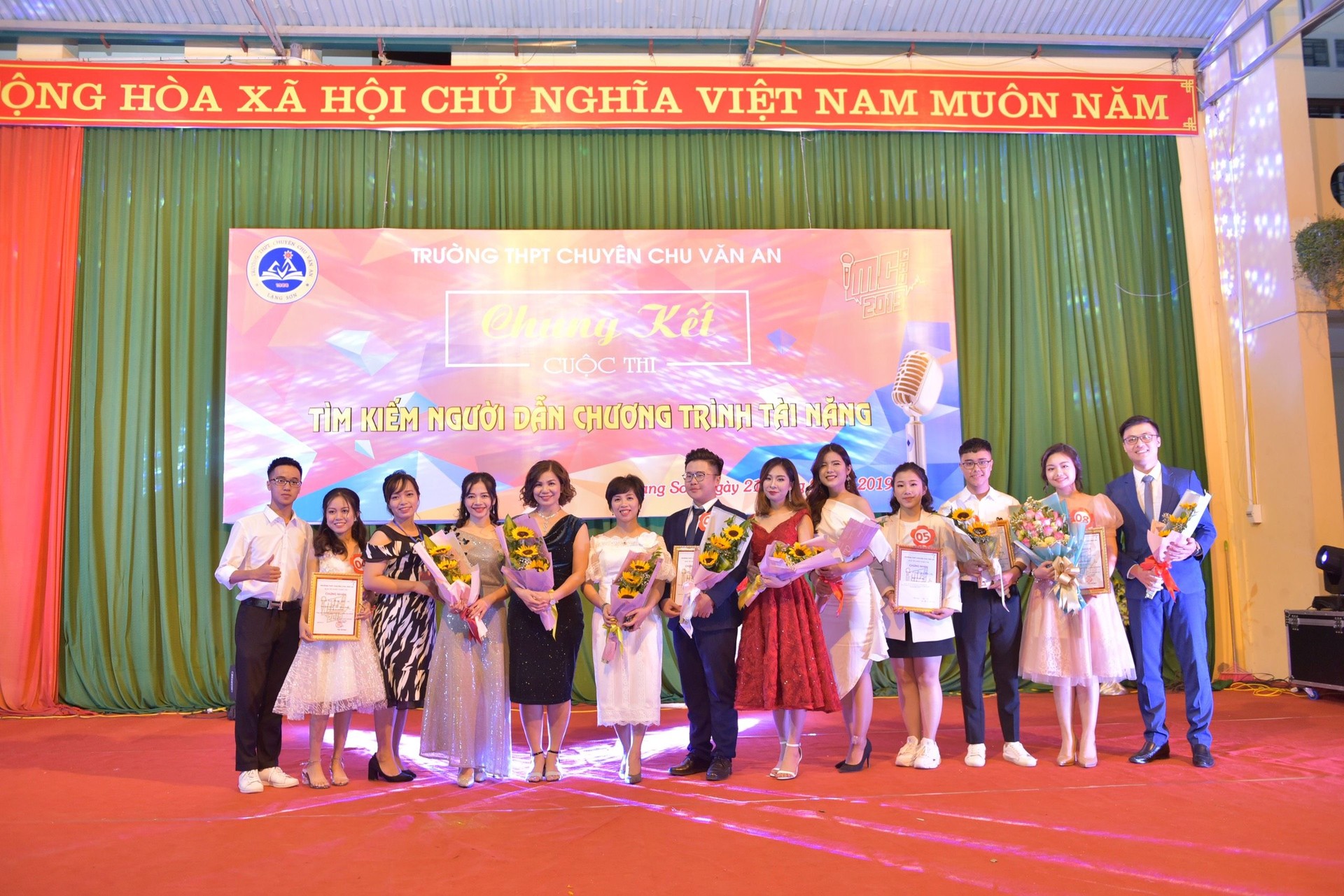 9__Cuoc_thi_Tim_kiem_nguoi_dan_chuong_trinh_tai_nang_8b8618ef26