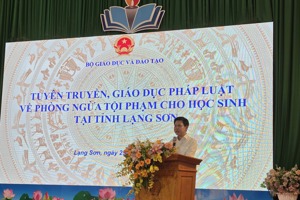 Đoàn công tác liên ngành Bộ GDĐT - Bộ Công an giám sát, tọa đàm và tuyên truyền phòng ngừa tội phạm tại Lạng Sơn