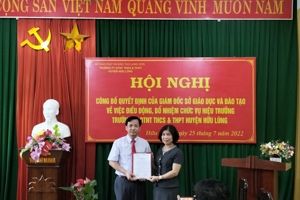 Công bố và trao Quyết định điều động, bổ nhiệm Hiệu trưởng Trường Phổ thông Dân tộc nội trú Trung học cơ sở và Trung học phổ thông huyện Hữu Lũng và Trường Trung học phổ thông Tân Thành