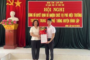 Công bố và trao Quyết định bổ nhiệm Phó Hiệu trưởng Trường Trung học phổ thông huyện Đình Lập