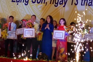 CÓ MỘT CÔ GIÁO TÀI NĂNG VÀ SÁNG TẠO NHƯ THẾ!