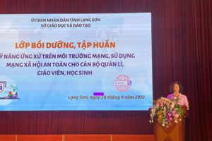 Lớp bồi dưỡng, tập huấn kỹ năng ứng xử trên môi trường mạng  cho cán bộ quản lý, giáo viên, học sinh năm 2022